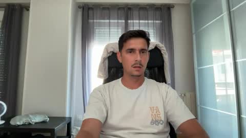 Snapshot of matahavi chatting on June 11, 4:38 pm Aaron online show from June 11, 4:38 pm