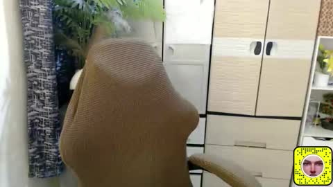 matcha_latte33 online show from February 25, 2:48 pm