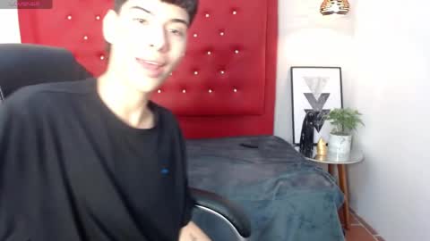 Snapshot of mateo_daza chatting on May 13, 7:22 pm MATEO online show from May 13, 7:22 pm