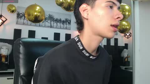 Snapshot of mateo_daza chatting on May 16, 6:28 pm MATEO online show from May 16, 6:28 pm
