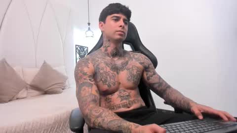 mateo_dilucajs1 online show from September 10, 9:59 pm