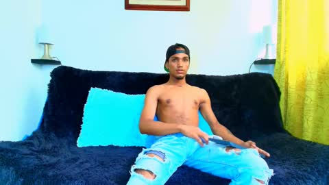 Snapshot of mateo_noath chatting on December 12, 6:31 pm mateo_noath online show from December 12, 6:31 pm
