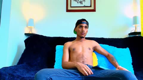Snapshot of mateo_noath chatting on December 20, 6:35 pm mateo_noath online show from December 20, 6:35 pm