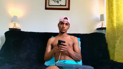 Snapshot of mateo_noath chatting on December 24, 7:00 pm mateo_noath online show from December 24, 7:00 pm