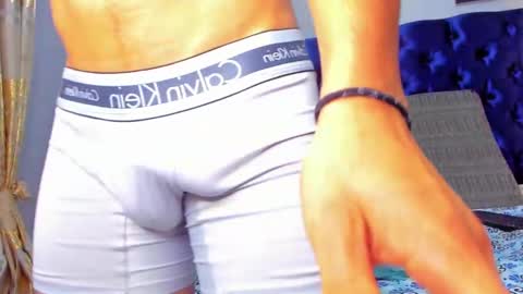 Snapshot of mateoking1 chatting on February 25, 7:42 am MATEO KING online show from February 25, 7:42 am