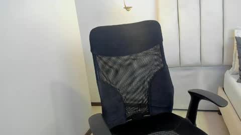 Mateo Zar online show from April 26, 1:47 am