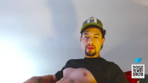 STRURIBE ON INSTAGRAM online show from November 13, 11:31 am