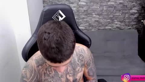 Mathew Independent model online show from November 7, 5:02 pm