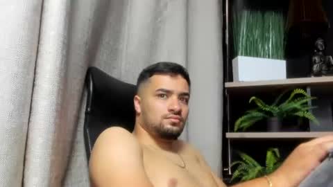 Snapshot of mathews_colton1 chatting on June 23, 12:58 pm Mathews online show from June 23, 12:58 pm