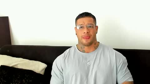 Snapshot of mathews_roses chatting on September 24, 6:00 pm Marck Mathews online show from September 24, 6:00 pm