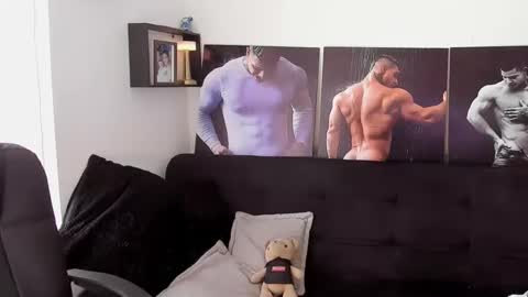 Snapshot of mathews_roses chatting on November 21, 12:04 pm Marck Mathews online show from November 21, 12:04 pm