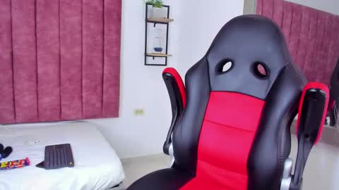 Snapshot of mathias_cocks chatting on January 17, 12:31 am mathias cocks online show from January 17, 12:31 am