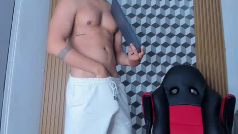 Snapshot of mathias_cocks chatting on February 6, 10:21 pm mathias cocks online show from February 6, 10:21 pm