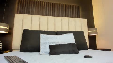 mathilda_liz online show from September 29, 12:32 pm