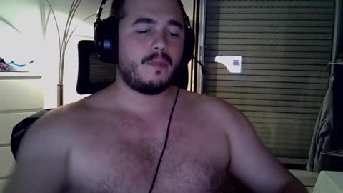 Snapshot of mathou34 chatting on December 2, 10:34 pm Mathou online show from December 2, 10:34 pm