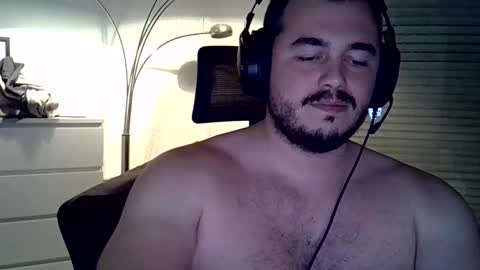 Snapshot of mathou34 chatting on December 9, 5:52 pm Mathou online show from December 9, 5:52 pm