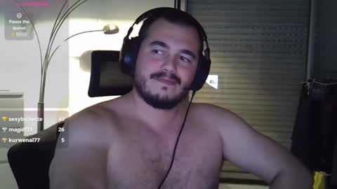 Snapshot of mathou34 chatting on December 11, 4:31 pm Mathou online show from December 11, 4:31 pm