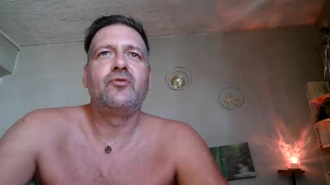 Snapshot of matrike1 chatting on July 10, 12:41 pm matrike1 online show from July 10, 12:41 pm
