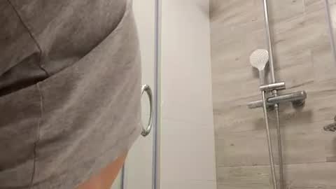 Snapshot of mattek89 chatting on February 4, 8:56 am mattek89 online show from February 4, 8:56 am