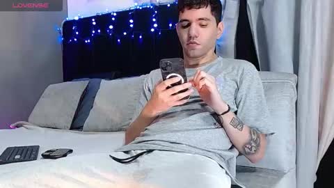 ---Matteo--- online show from November 29, 6:27 am