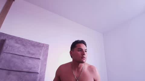 Snapshot of matteo_hott chatting on June 1, 8:10 pm matteo_hott online show from June 1, 8:10 pm