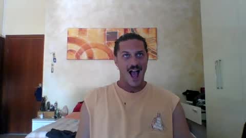 Snapshot of matteushh87 chatting on July 10, 8:18 am matteushh87 online show from July 10, 8:18 am