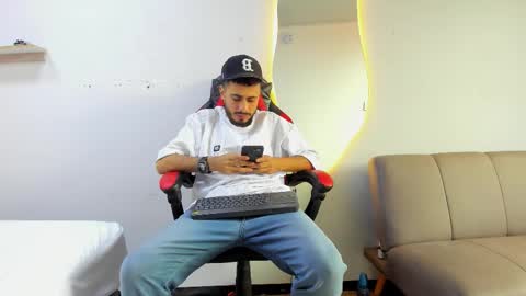 Matthew online show from February 6, 9:07 pm