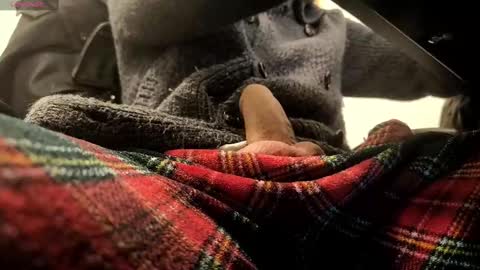 Snapshot of mattinetor chatting on December 17, 1:39 am mattinetor online show from December 17, 1:39 am