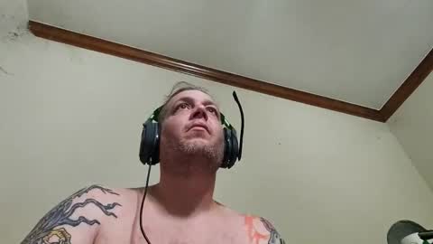 Mattmatt4401 online show from April 1, 5:30 am