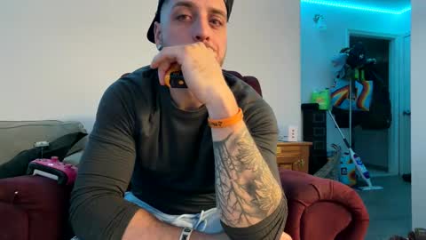 Snapshot of mattxxxceptional chatting on November 18, 4:17 am mattxxxceptional online show from November 18, 4:17 am