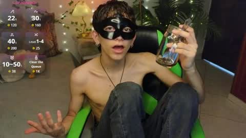 Snapshot of matty_spark chatting on April 29, 1:15 pm matty_spark online show from April 29, 1:15 pm