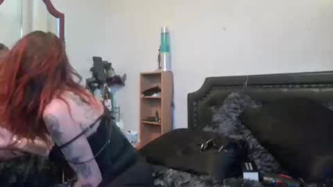 Tina and Matty online show from December 4, 1:09 pm