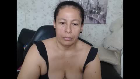 Snapshot of mature_martina_ chatting on June 9, 9:10 am Martina online show from June 9, 9:10 am