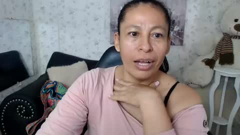 Snapshot of mature_martina_ chatting on June 18, 10:03 pm Martina online show from June 18, 10:03 pm