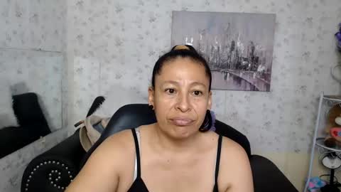 Snapshot of mature_martina_ chatting on July 6, 9:28 pm Martina online show from July 6, 9:28 pm