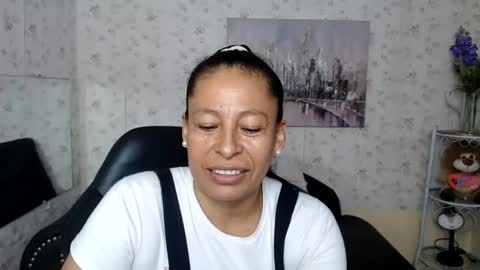 Snapshot of mature_martina_ chatting on July 11, 10:00 pm Martina online show from July 11, 10:00 pm