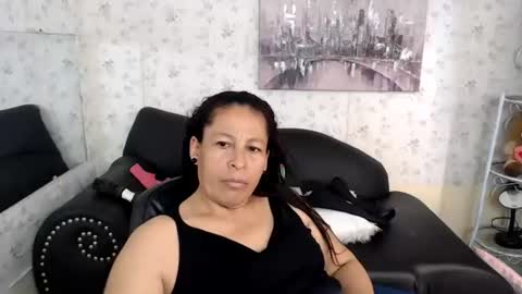 Snapshot of mature_martina_ chatting on July 21, 10:01 pm Martina online show from July 21, 10:01 pm