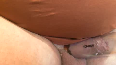 Snapshot of maturechubbysub chatting on April 12, 5:45 am colin online show from April 12, 5:45 am