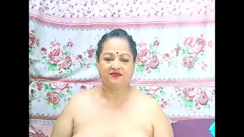 Snapshot of matureindian654u chatting on March 22, 6:11 pm matureindian654u online show from March 22, 6:11 pm