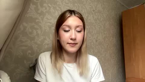 Snapshot of maudiesikes chatting on July 14, 9:03 am Mia online show from July 14, 9:03 am