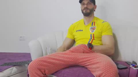 Snapshot of mauro_real_man chatting on March 3, 6:36 pm mauro_real_man online show from March 3, 6:36 pm