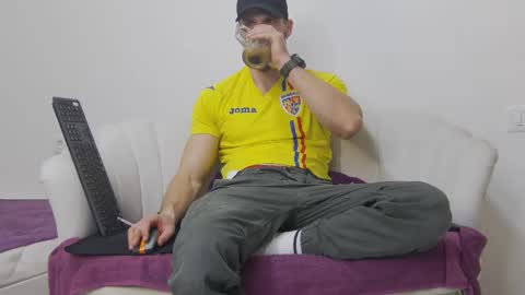Snapshot of mauro_real_man chatting on March 4, 6:58 pm mauro_real_man online show from March 4, 6:58 pm