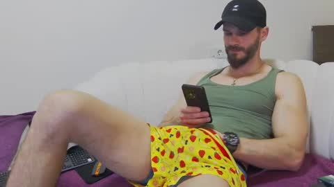 Snapshot of mauro_real_man chatting on April 2, 6:05 pm mauro_real_man online show from April 2, 6:05 pm