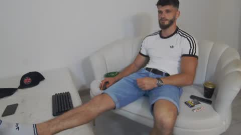 Snapshot of mauro_real_man chatting on June 15, 7:16 pm mauro_real_man online show from June 15, 7:16 pm