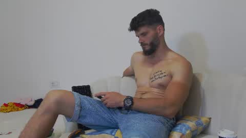 Snapshot of mauro_real_man chatting on June 26, 5:39 pm mauro_real_man online show from June 26, 5:39 pm