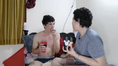 Snapshot of mauroluxandra chatting on April 28, 9:47 am mauroluxandra online show from April 28, 9:47 am
