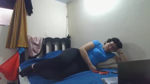Snapshot of mauroluxandra chatting on May 27, 6:05 pm mauroluxandra online show from May 27, 6:05 pm