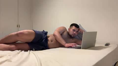 mauroo2025 online show from August 10, 1:42 am
