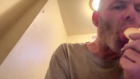 Snapshot of maverick7000 chatting on January 14, 12:43 am maverick7000 online show from January 14, 12:43 am