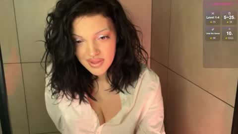 Mavis online show from February 3, 10:26 pm